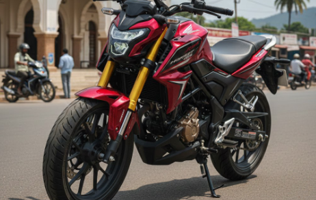 ಕರ್ನಾಟಕದ ರಸ್ತೆಯಲ್ಲಿ ನಿಂತಿರುವ ಹೊಸ ಹೋಂಡಾ ಸಿಬಿ ಹಾರ್ನೆಟ್ 125 ಬೈಕ್ - Honda CB Hornet 125 on road price in Karnataka